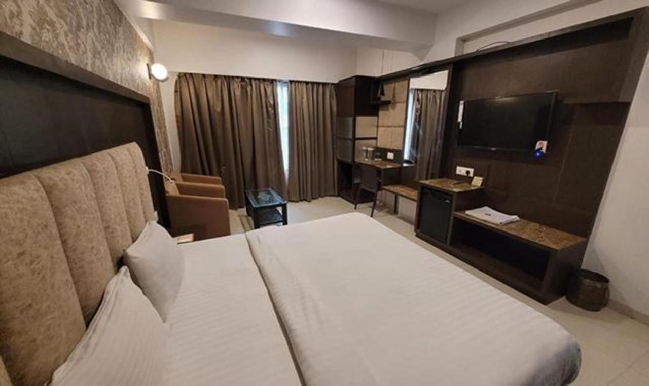 Fabhotel Prime Sapphire Regency Vadodara Exterior foto